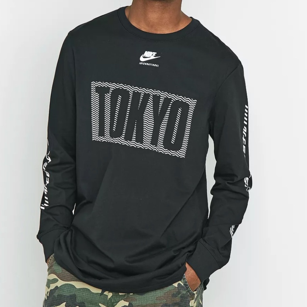 Nike International Tokyo Graphic Japan Hiragana Long Sleeve T-Shirt M